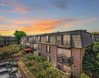 2425 Ashdale Dr - Photo Thumbnail 20