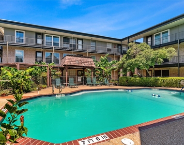 2425 Ashdale Dr - Photo Thumbnail 16