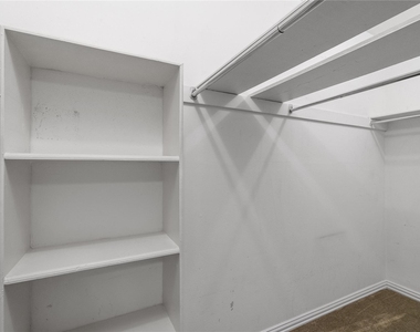 2425 Ashdale Dr - Photo Thumbnail 11