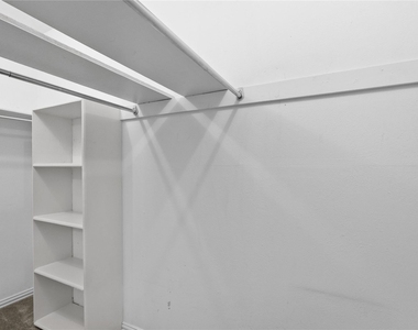 2425 Ashdale Dr - Photo Thumbnail 12