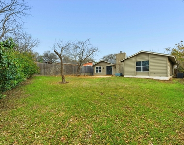 1909 Crooked Ln - Photo Thumbnail 24