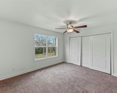 1909 Crooked Ln - Photo Thumbnail 14