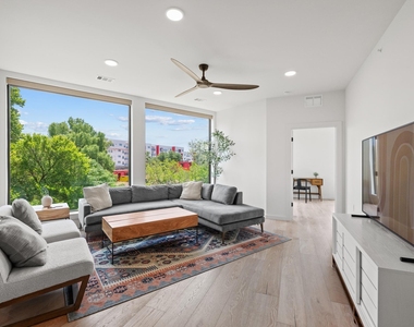 2209 S 1st St - Photo Thumbnail 12