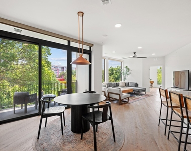 2209 S 1st St - Photo Thumbnail 9