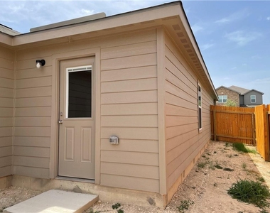 100 Fairfax Ln - Photo Thumbnail 34