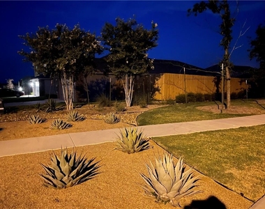 100 Fairfax Ln - Photo Thumbnail 11