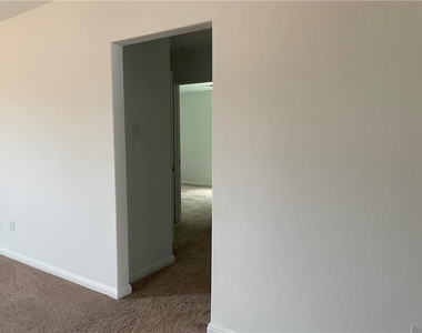 100 Fairfax Ln - Photo Thumbnail 22