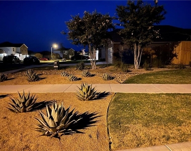 100 Fairfax Ln - Photo Thumbnail 13