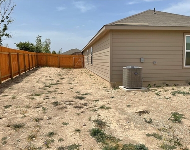 100 Fairfax Ln - Photo Thumbnail 35