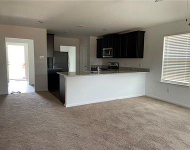 100 Fairfax Ln - Photo Thumbnail 26