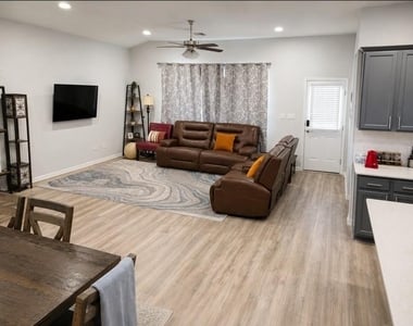 3200 College Park Dr - Photo Thumbnail 4