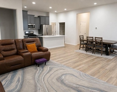 3200 College Park Dr - Photo Thumbnail 3