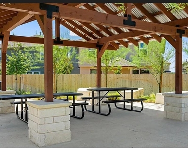 3200 College Park Dr - Photo Thumbnail 16