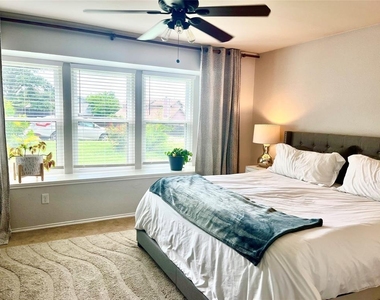 7107 Seneca Cir - Photo Thumbnail 3
