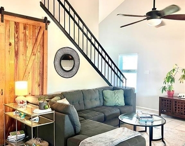 7107 Seneca Cir - Photo Thumbnail 6