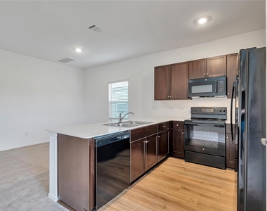 1207 Catfish Ln - Photo Thumbnail 12