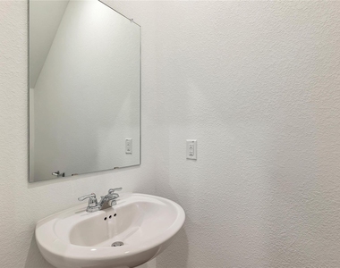 1207 Catfish Ln - Photo Thumbnail 36