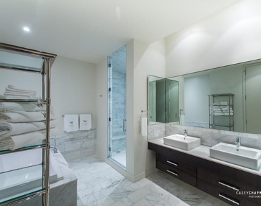 210 Lavaca St - Photo Thumbnail 18