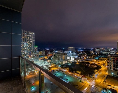 210 Lavaca St - Photo Thumbnail 15