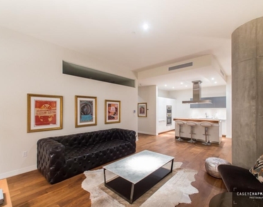 210 Lavaca St - Photo Thumbnail 3