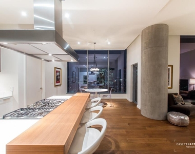 210 Lavaca St - Photo Thumbnail 8
