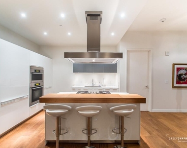210 Lavaca St - Photo Thumbnail 10