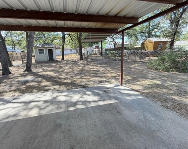 319 Charles St - Photo Thumbnail 14