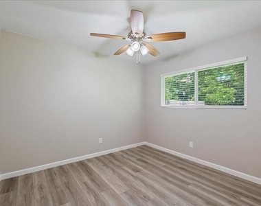 13300 Cowdray Park - Photo Thumbnail 17