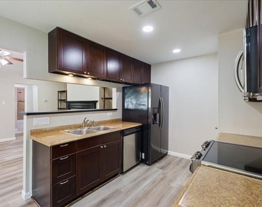 13300 Cowdray Park - Photo Thumbnail 10