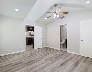 13300 Cowdray Park - Photo Thumbnail 14