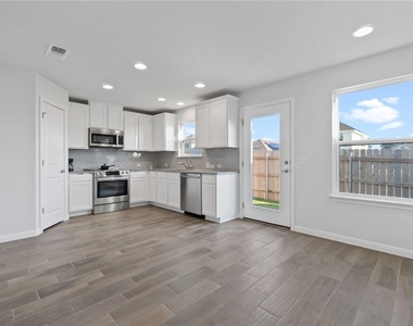 9507 Morning Iris Dr - Photo Thumbnail 3