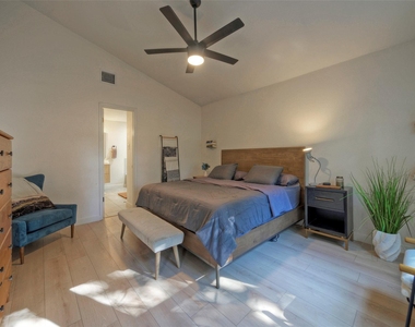 8406 Los Ranchos Dr - Photo Thumbnail 17