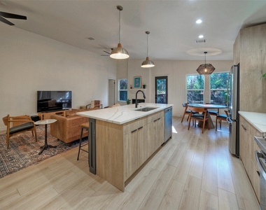 8406 Los Ranchos Dr - Photo Thumbnail 13