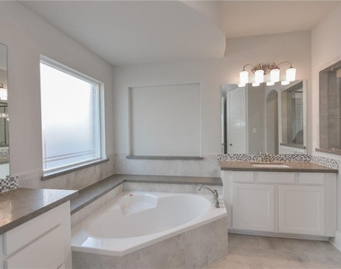 108 Potts St - Photo Thumbnail 16