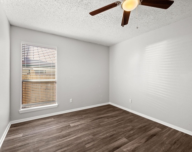 12130 Thompkins Dr - Photo Thumbnail 20