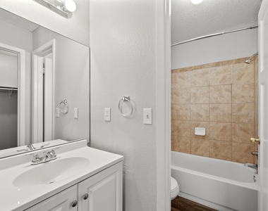 12130 Thompkins Dr - Photo Thumbnail 23