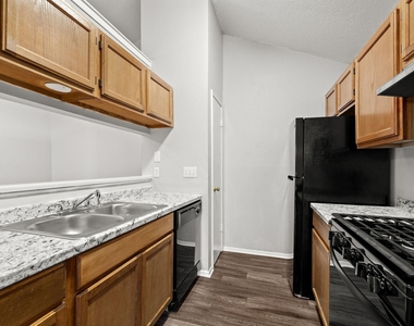 12130 Thompkins Dr - Photo Thumbnail 16