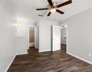 12130 Thompkins Dr - Photo Thumbnail 22