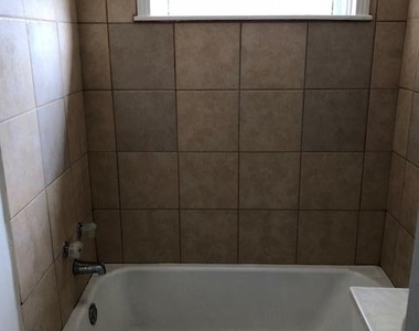734 Trinity St - Photo Thumbnail 8
