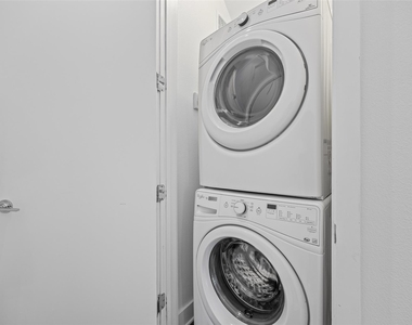 502 W 51st St - Photo Thumbnail 25
