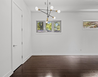 502 W 51st St - Photo Thumbnail 18