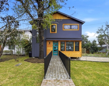 300 Lightsey Rd - Photo Thumbnail 4