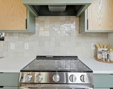 300 Lightsey Rd - Photo Thumbnail 11