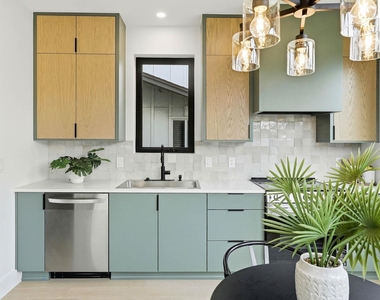 300 Lightsey Rd - Photo Thumbnail 12