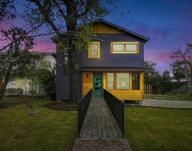 300 Lightsey Rd - Photo Thumbnail 3