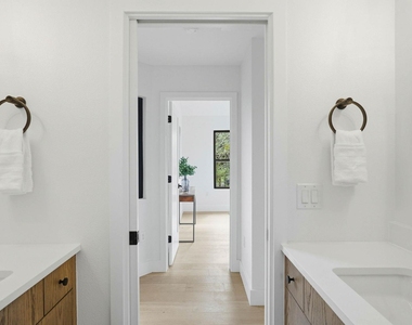 300 Lightsey Rd - Photo Thumbnail 22