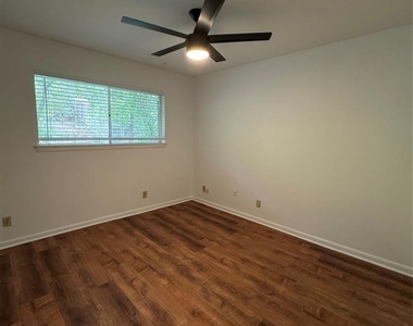 3007 Matador Dr - Photo Thumbnail 4