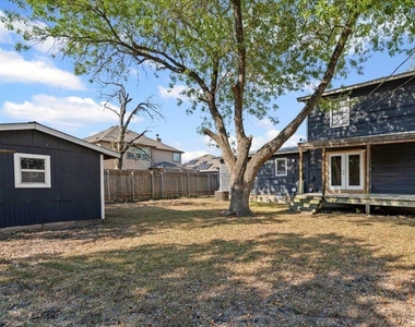 205 Cisneros St - Photo Thumbnail 14
