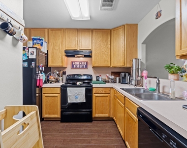 245 Marvin Cv - Photo Thumbnail 5