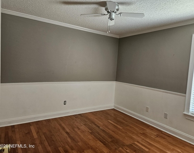 2338 N Cool Springs Drive N - Photo Thumbnail 26